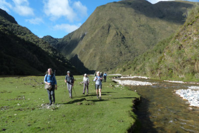 Trekking thtough Tambillo valley