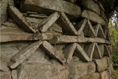 Double zig zag stone frieze