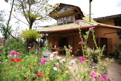 Kentitambo octagonal house